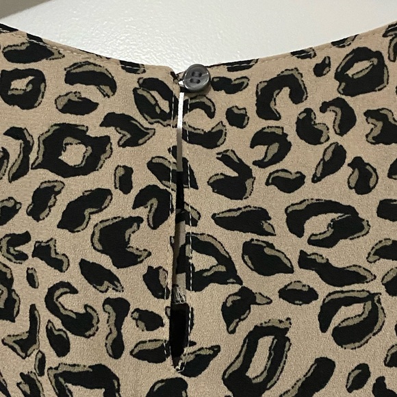 CAP SLEEVES BLOUSE By Halogen Size M - Picture 5 of 9